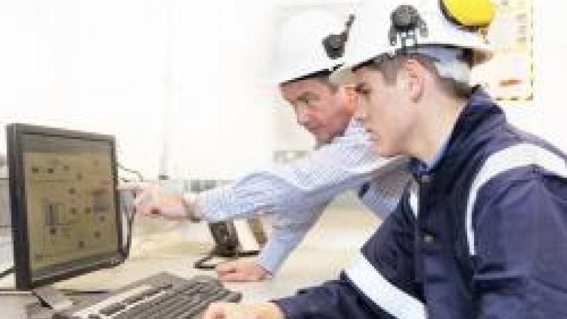 Manager en jonge ingenieur